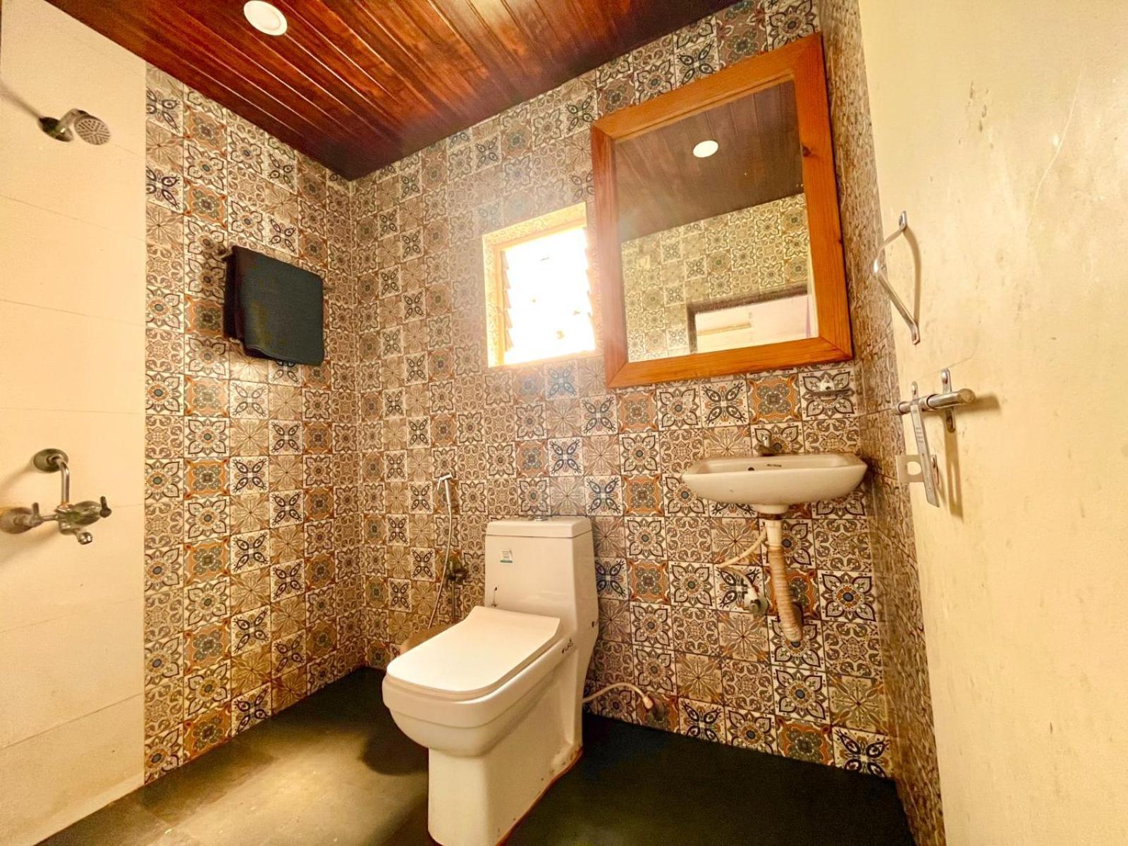 Hotel The Golden Inn -- Studio Rooms -Special For Families, Corporate, Groups, Couples GOA Exterior foto